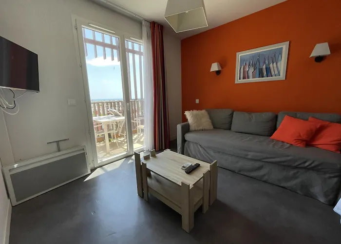 2p à Avec Piscine, Clim, Parking Et Proche Plages - Fr-1-338-556 * Sète