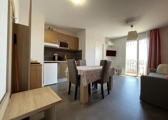 2p à Avec Piscine, Clim, Parking Et Proche Plages - Fr-1-338-556