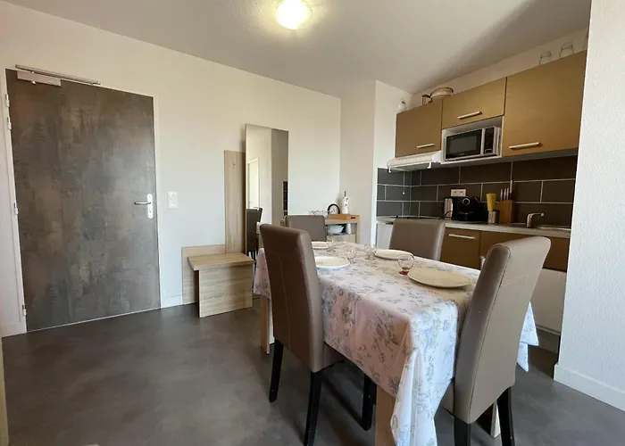 2p à Avec Piscine, Clim, Parking Et Proche Plages - Fr-1-338-556 Apartamento Sète